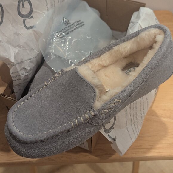 Ugg Ansley Gray Slippers-New in Box-Size 7 - Picture 1 of 7